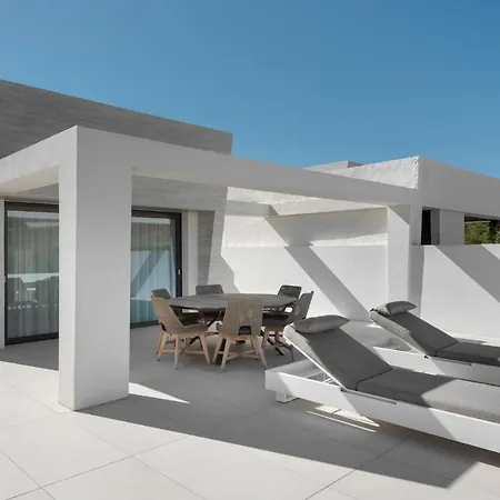 Exceptional 3 Bedroom Duplex Penthouse In Epic Apartment *