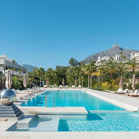 Exceptional 3 Bedroom Duplex Penthouse In Epic Apartment *